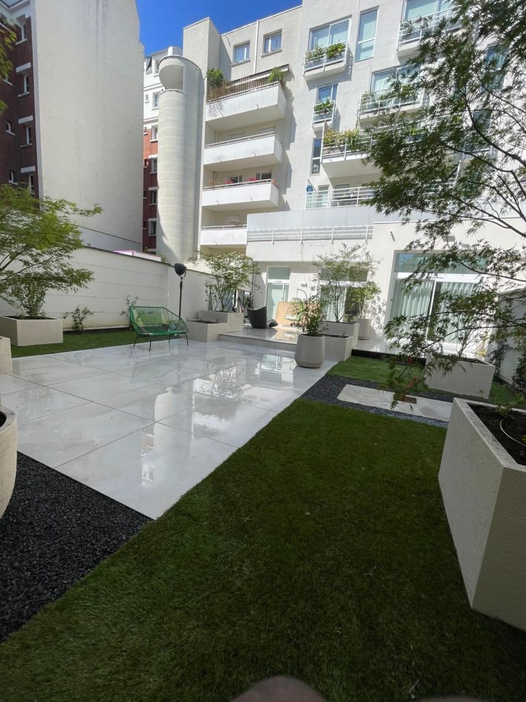 Un espace vert pensé pour la ville - Paysagistes Les Jardins du Roy Paris